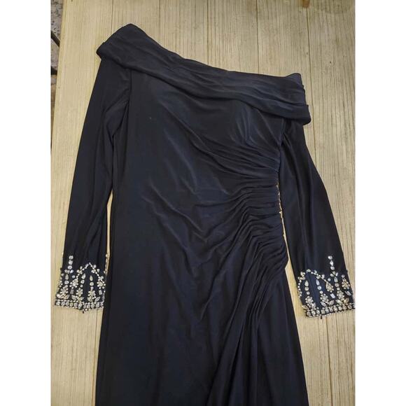 Mac Duggal Women's One-Shoulder Long Sleeve Black Gown Size 12 - Picture 1 of 16
